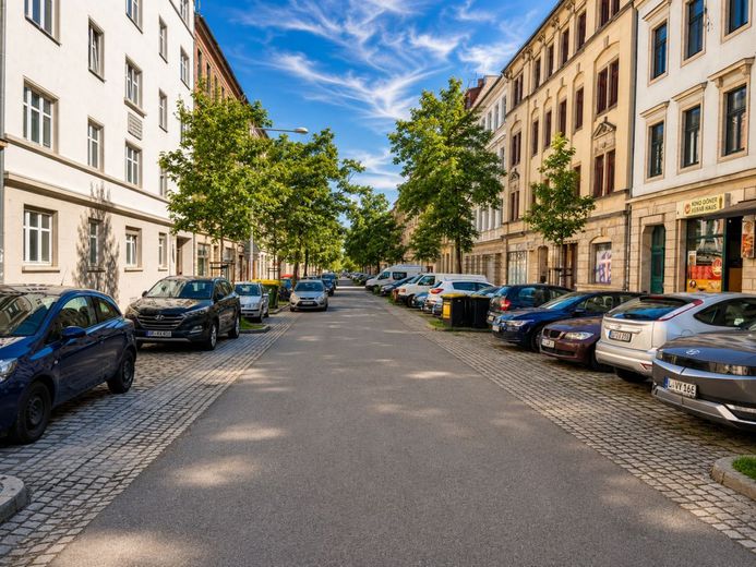 VERMIETETE 3-ZIMMER WOHNUNG IN PLAUEN – Blick in die Straße