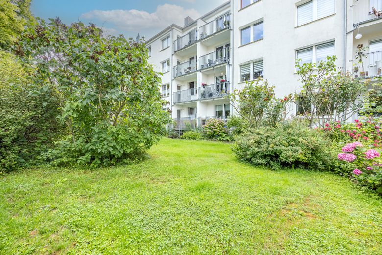 Modernisierte 2-Zimmer-Wohnung im Frankenberger Viertel – Garten