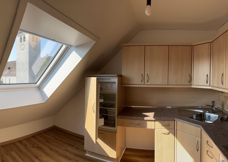 Helle, geräumige und frisch sanierte 2,5 Zimmer-Dachgeschosswohnung – Foto 7