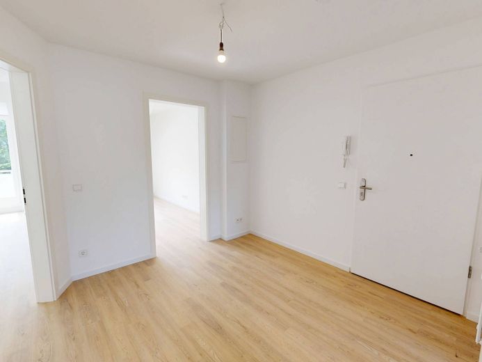 Moderne 2-Zi.-Whg. mit BALKON und EBK in Hambug-Rissen – Flur (Musterbild)