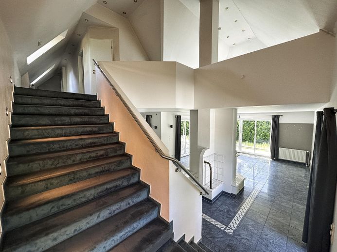 235 m² रहने का क्षेत्र, 1.425 m² का भूखंड | खुली गैलरी, फ़ायरप्लेस और हैम्बर्ग के पास – फोटो 14