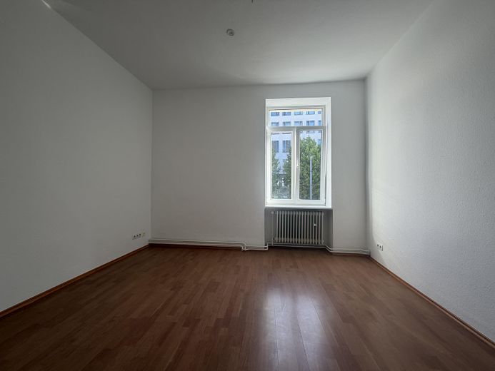 Apartamento céntrico de 3 habitaciones en Nordend con cocina equipada y baño con luz natural – Foto 4