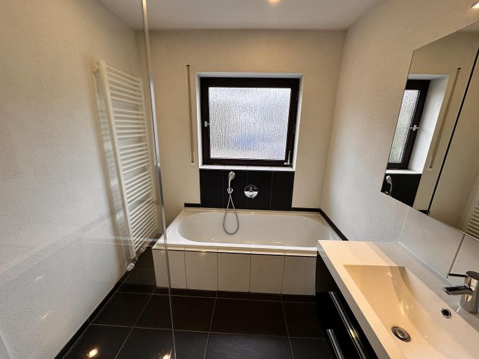 Großzügiges Einfamilienhaus mit Einliegerwohnung auf weitläufigem Eckgrundstück – Foto 25