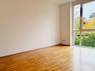 2-Zimmer Terrassen-Wohnung: Rückzugsort im Grünen, direkt am Puls der Stadt – Schlafzimmer