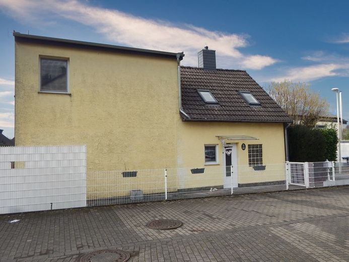 *** Eins Kaufen *** Zwei erhalten ***   Schlagen Sie noch heute zu *** – Hausansicht