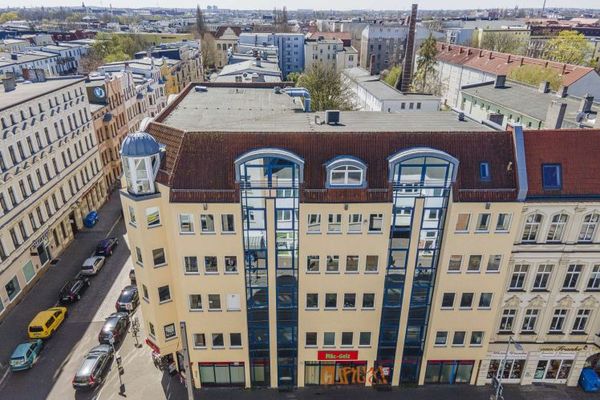 Коммерческая площадь 314 м² в ухоженном жилом и коммерческом здании!