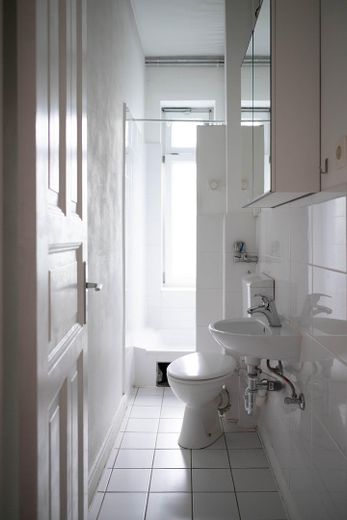 Deux charmants appartements anciens de 2 pièces avec balcon à HH-Altona – Badezimmer