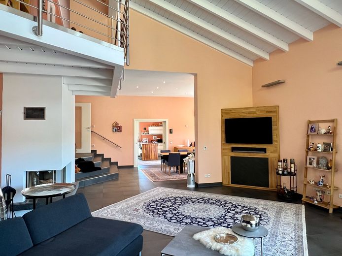 Villa in Südlage mit Weitblick - Provisionsfrei! – Wohnzimmer