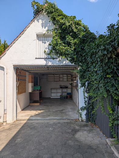 بدون عمولة + + منزل منفصل مكوّن من وحدتين سكنيتين، مع تراس جميل وشرفة وحديقة ومرآب – Garage