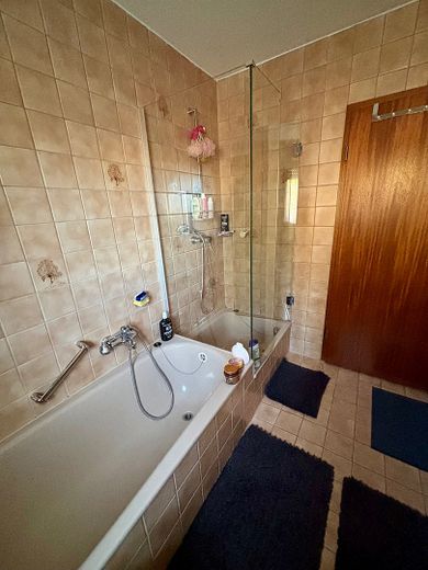 Zentrumsnahe 2 Zimmer Wohnung mit Balkon und Tiefgarage – Foto 11
