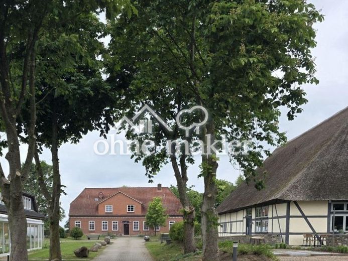 Gewerbefläche mit Sauna/Massageräume in Reetdach-Fachwerkhaus – Foto 1