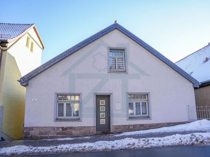 Maisonetteartige 4-Raum-Wohnung mit separatem Straßenzugang – Fotoğraf 1