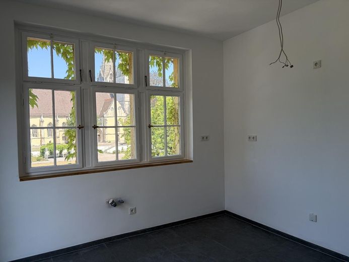 Esclusivo appartamento d’epoca di 146 m² completamente ristrutturato in posizione privilegiata a Göppingen–elegante, moderno, unico – Küche
