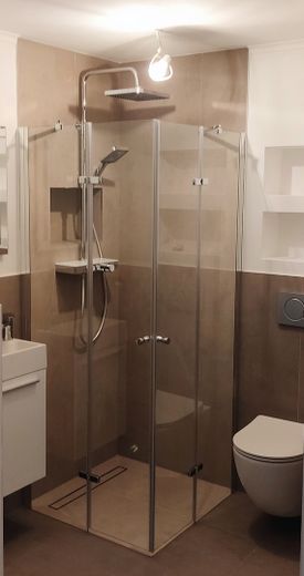 Don’t miss out this stunning opportunity - Exklusive Wohnlage - Neubau DHH in Hochheim – Das Gäste- bzw. Saunabad