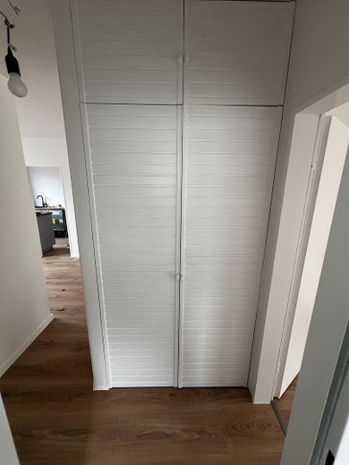 Zentral & grün: 3-Zimmer-Wohnung mit Garten & EBK in Hehlentor – Einbauschrank