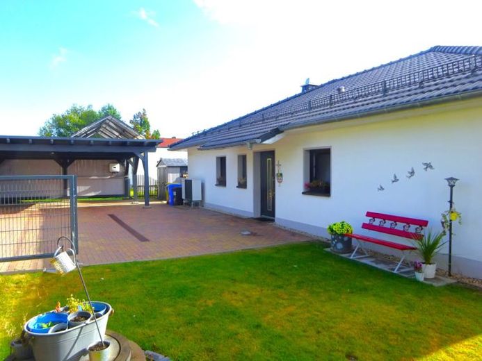 vivienda individual en una sola planta con una gran parcela – Foto 1