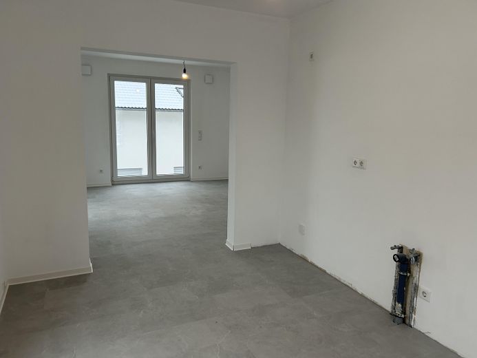 Küche und Wohnzimmer