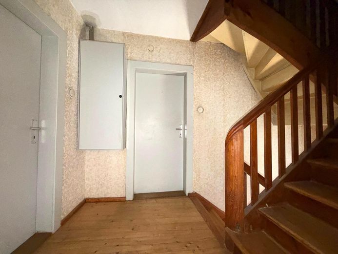 2 tolle Häuser * Neu- und Altbau * in Freisbach – Vorderhaus: Flur OG