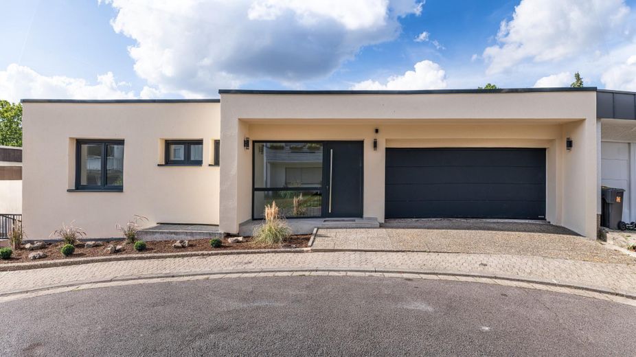 Exclusivo apartamento en planta jardín en Scheiterberg – Frontansicht