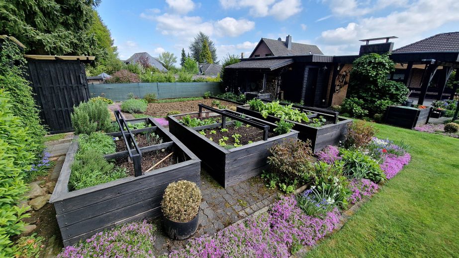 Reserviert! Exklusiver Bungalow in Königswinter: Homeoffice, traumhafte Aussicht, Sonnenuntergänge – Gemüse-/Nutzgarten