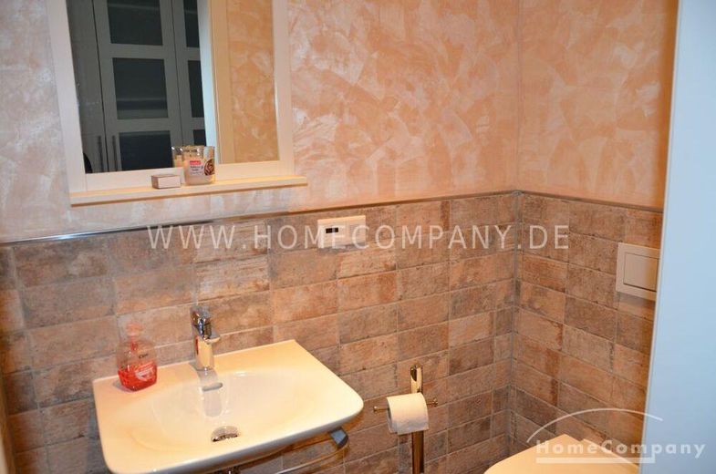 Schöne, geräumige 4 Zi.Whg., möbliert, mit Balkon. – 8a4b82a85f455b075a0d575c679e59633266b8d3.jpg