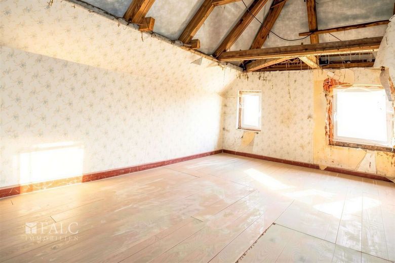 +++ Charmante DHH mit sonnigem Hof - Ihr neues Zuhause! +++ – Dachboden Arbeitszimmer