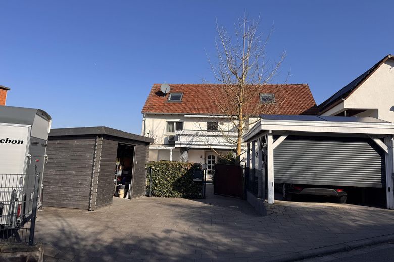 Stellplätze + Carport