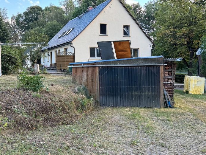 Hausansicht Carport