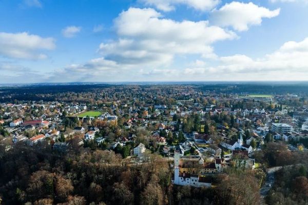 Repräsentatives Bürogebäude mit modernem Ambiente in Grünwald