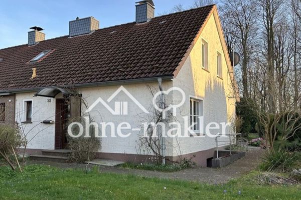 Charming Semi-Detached House Ready to Be Woken Up