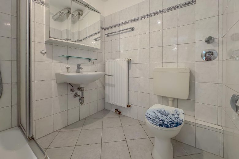 Bad mit Dusche