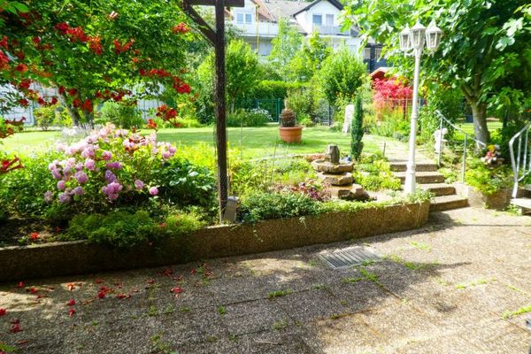 Der Traum vom Eigenheim, mit zusätzlichen Mieteinnahmen im 3-Familienhaus!