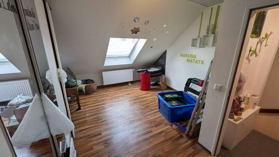 Well-maintained end-of-terrace house in a quiet cul-de-sac with garage – Dachgeschoss Raum 1
