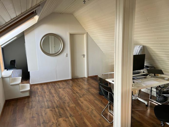 Tolle Maisonette-Wohnung mit Dachterrasse in Neuss-Zentrum – ausgebauter Spitzboden