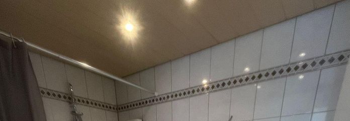Bad mit Badewanne