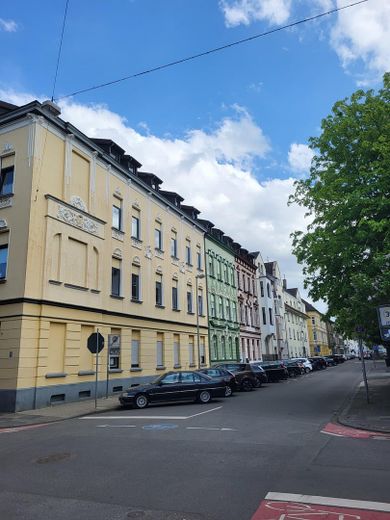 Mehrfamilienhaus, Dreifamilienhaus mit Loft Charakter u. Dachterrasse in Krefeld – Umgebung