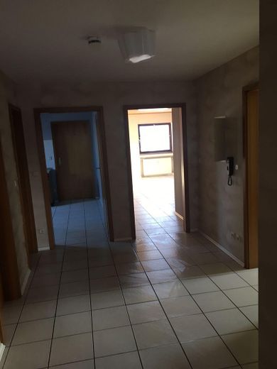 Großzügige 4-Zimmer-Dachgeschosswohnung mit 112 m² in ruhigem 4-Familienhaus in Sinntal – Foto 4