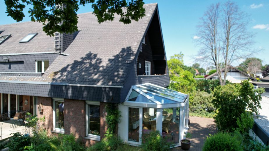 Großzügiges Haus in bester Wohnlage in Köln-Müngersdorf provisionfrei von Privat – Gartenansicht 