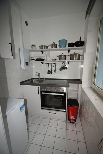 Möblierte und frisch sanierte 1-Zimmer-Wohnung in guter Lage zu vermieten – Küche