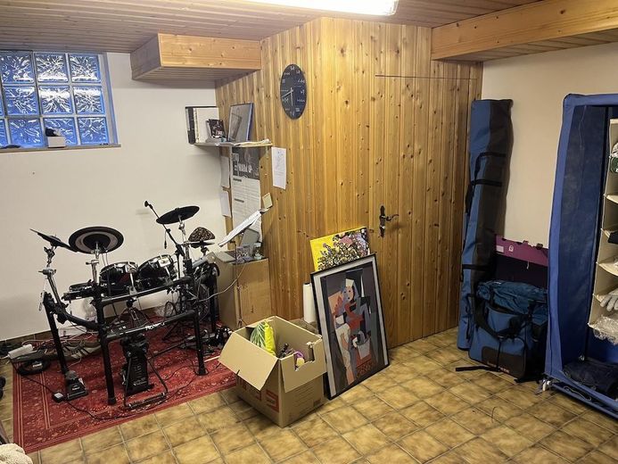 Wunderschöne Wohnung in Bestlage – Keller1