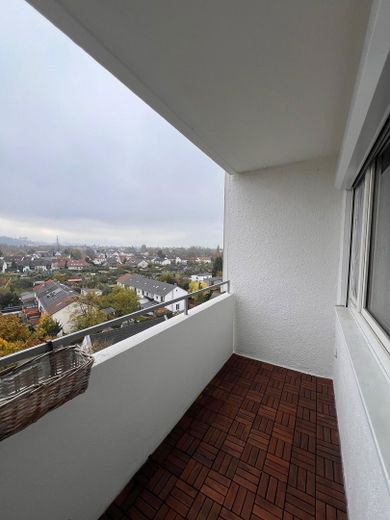 Balkon mit Holzboden