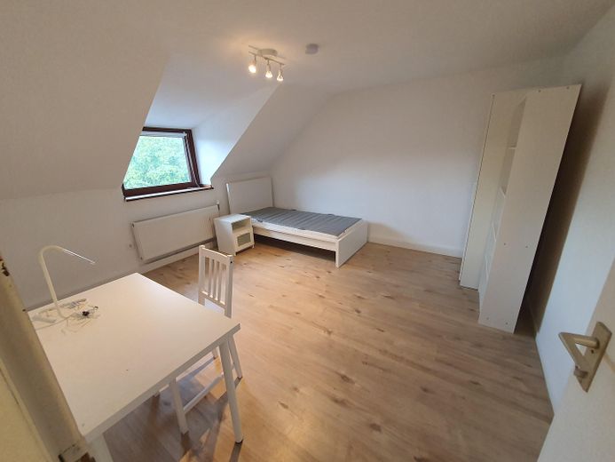 Altbaucharme mit Rendite und Ausbaupotential – Foto 8