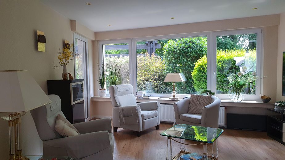 Detached house with granny apartment, pool and large garden in Remscheid Süd – Einliegerwohnung Wohnzimmer 2