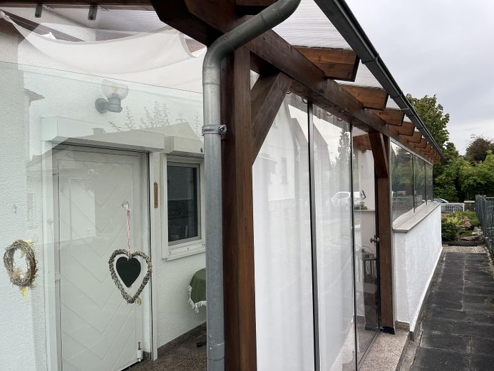 Seitenansicht-Nebeneingang