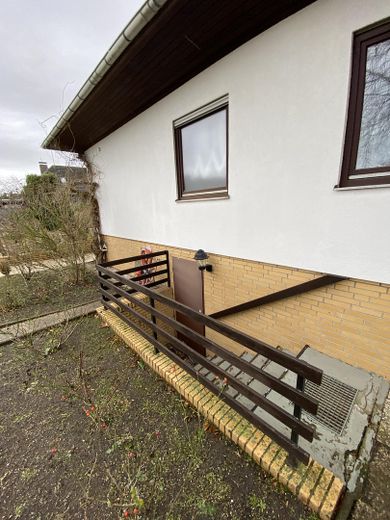 Renovierungsbedürftiges Einfamilienhaus mit großem Garten – Foto 12