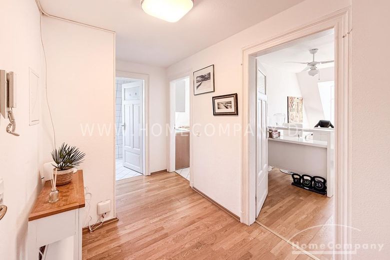 22801 HomeCompany Dresden Möbliert/Furnished 3-Zimmer Maisonette Wohnung in Dresden-Striesen mit Balkon max. 3 Personen – f1e8464b02a0058ce154d2ead23e6a4d7ef9e7e2.jpg