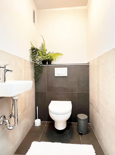 Modern, stilvolles Penthouse  mit guter Anbindung an die Münchner Innenstadt und Augsburg – WC