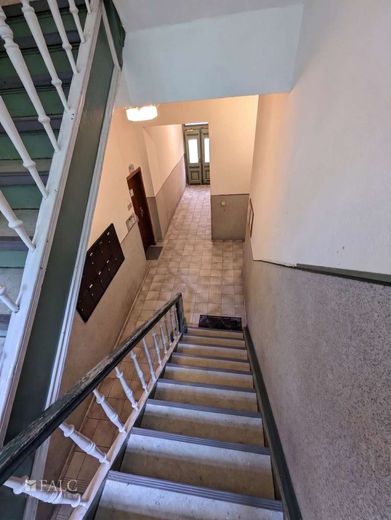 Grundsolides 9-FH in GE-Ückendorf: Hoher Cashflow &amp; massive Mietreserve bei 822 EUR/m² – Treppenhaus 1