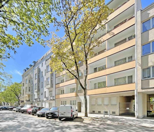 Zamieszkaj przy Ludwigkirchplatz: pierwszy najem z balkonem, bez prowizji – Hausansicht