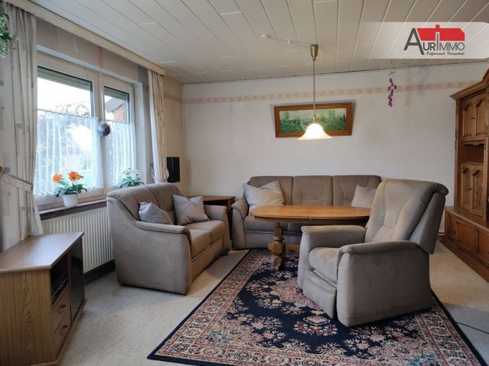 Ehemalige Hofstelle mit Wohnhaus, Scheune – Wohnzimmer